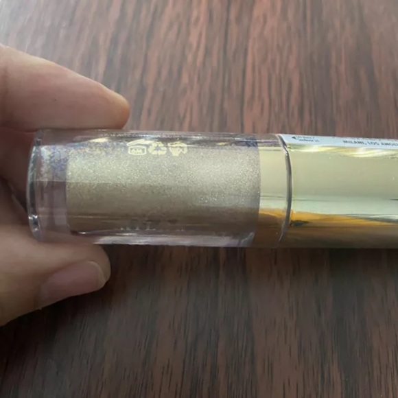 Milani metallic Lights liquid Eyeshadow Gold Leaf - Picture 3 of 5